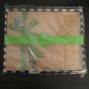NEW in Box!‎ C. Wonder cheese board & spreader set